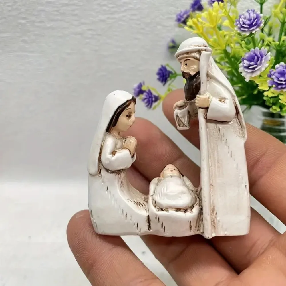 NEW! Holy Family Resin Figurine - Picture 10 of 10